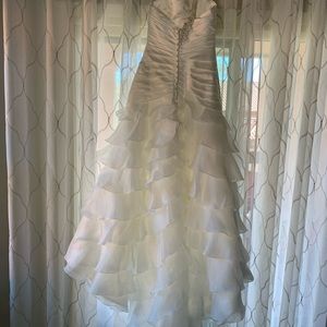 NWT gorgeous diamond white Allure Wedding Dress